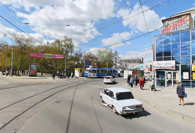 Поворот с Ленина на Московскую в сторону Дворца Молодежи