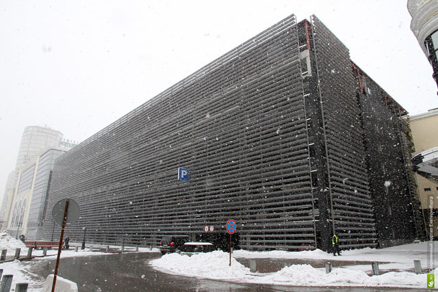 Parking garage of 'Grinvich' shopping mall on Vaynera street. Photo: 66.ru